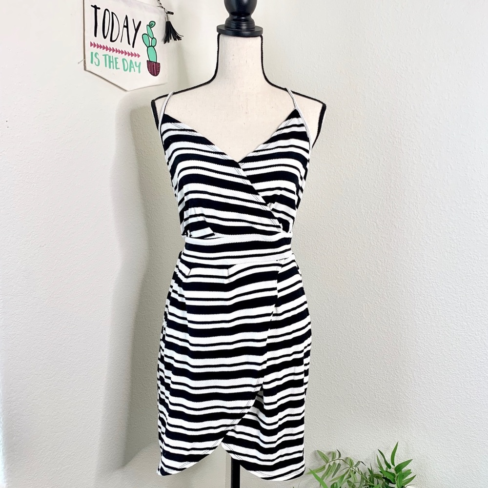 Striped sleeveless dress Universal Thread - Picture 1 of 8